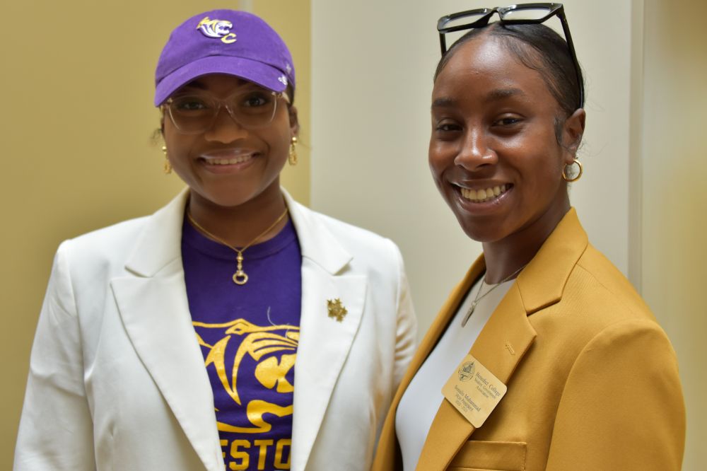 Benedict College student ambassadors greeted trustees and presidents at the Oct. 13 SCICU board meeting.