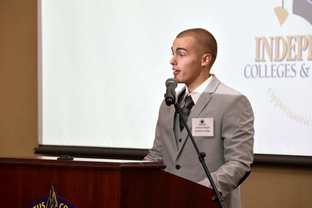 Newberry College senior Jonathan Wright presents acceptance remarks and thanks to the SCICU board for the 2022 SCICU Student of the Year Scholarship.