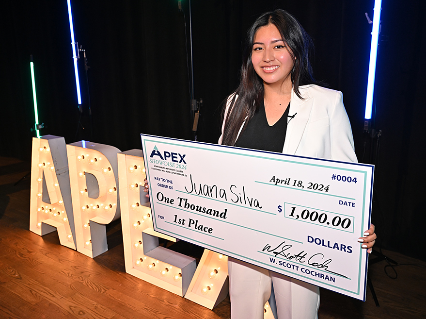 Spartanburg Methodist College senior Juana Silva wins 2024 APEX Showcase entrepreneurial competition.