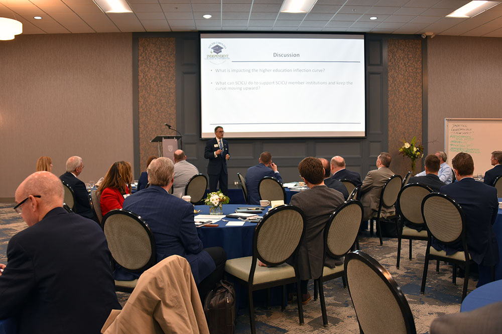 SCICU President & CEO Jeff Perez led SCICU trustees through roundtable discussions at the Spring 2022 board meeting.
